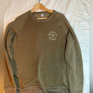I’m selling a woman’s size large crewneck sweatshirt from Magnolia Farms  Waco
